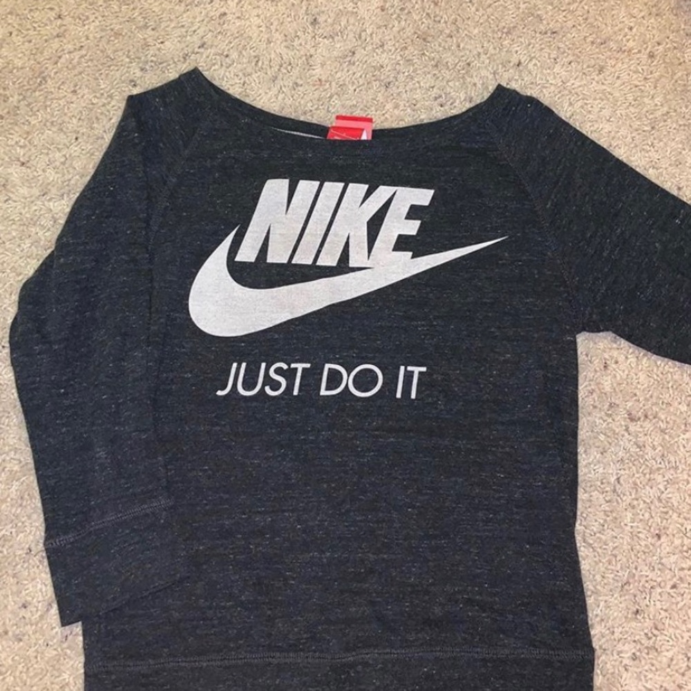 Nike Sweater 3/4 Sleeves